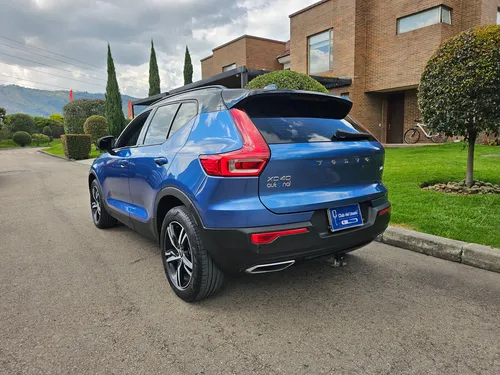 Volvo XC40 2.0 T4 R-Design