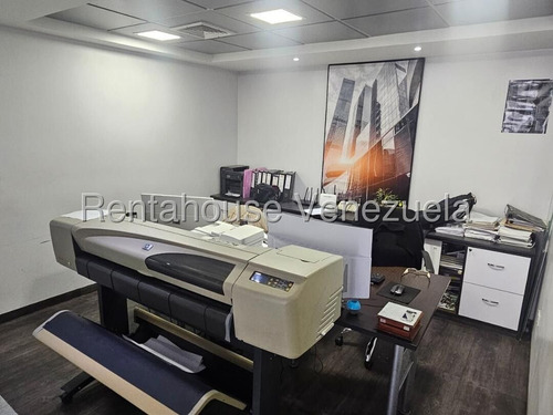 Y.t. Local Comercial En Venta, La Carlota Mls #25-14913