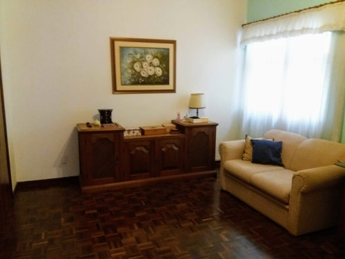 Imagem 4 de 20 de Está A Duas Quadras Do Balão Castelo. Totalmente Plana, Conservadíssima. Cas00284