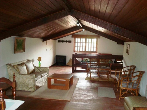 Casa Para Venda Em Teresópolis, Comary, 5 Dormitórios, 1 Suíte, 3 Banheiros - Cs1659_2-399750