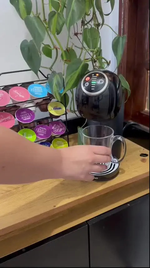 Nescafé Dolce Gusto Arno Genio S Basic Branca Dgs1 Cor Branco