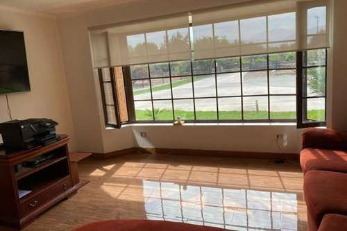 Excelente Casa De Estilo Inglés- Cancha De Golf
