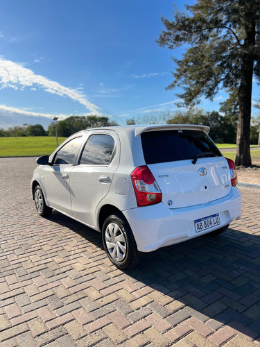 Toyota Etios 1.5 Xs