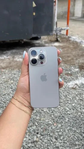 Apple iPhone 15 Pro 256gb Dual Sim 5g Claro (Usado)