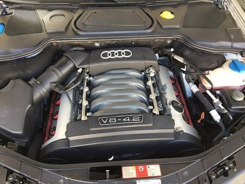 Audi A8 4.2 QUATTRO V8 40V GASOLINA 4P TIPTRONIC