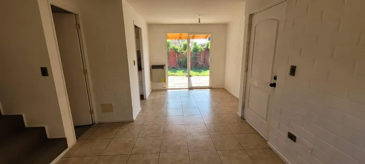 Imagen 2 de 5 de Casa En Microbarrio 3 Dorm, 2 Baños, Buen Espacio Exterior