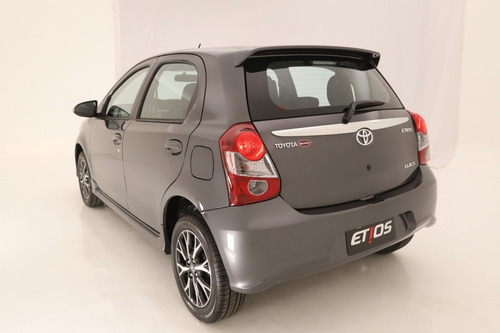 Imagen 4 de 15 de Toyota Etios 1.5 5 Ptas Xls 6mt