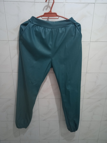 Pantalón Babucha. Eco Cuero Verde(sin Uso) Talle M 