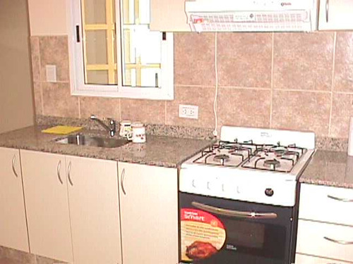 Alquilo Excelente Piso En Caseros De 3 Ambientes Grandes Con Terraza Y Patio Propio!! F: 4571