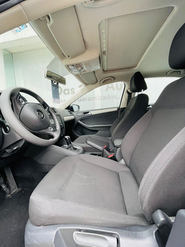 Imagen 6 de 9 de Volkswagen Jetta 2.0l L5 115hp Tip 2016
