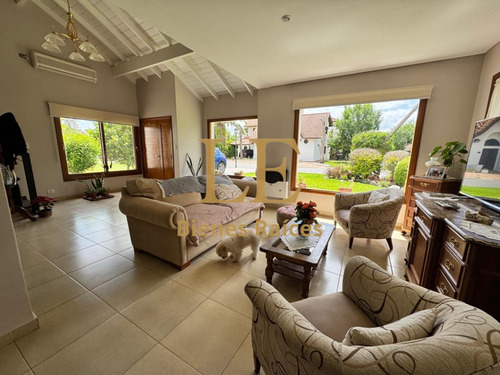 Venta Casa En Aranjuez Country Club Apto Credito