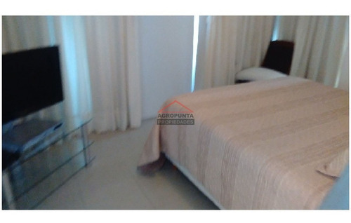 Apartamento En Brava, 3 Dormitorios *- Ref: 2796