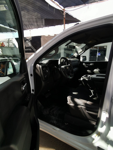 Imagen 11 de 13 de Chevrolet Silverado 2020 5.4 2500 Cab Dob Ls On Star 4x4 At