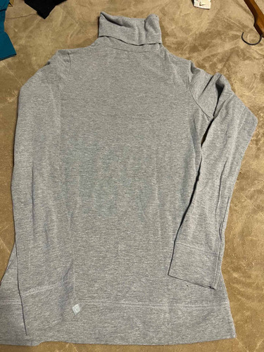 Polera Impecable Talle M Gris