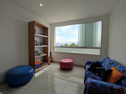 Imagen 12 de 20 de Cf. Se Vende Casa En Colinas De Pirineos, Sector Mirador.