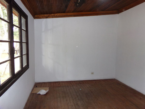 Bodega En Arriendo En Isla De Maipo Con 2 Oficinas Y Baño