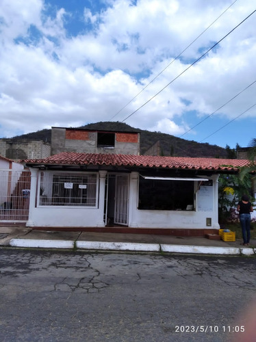 Se Vende Casa En La Urb Macarapana/sucre Ve02-1424caru-rgon