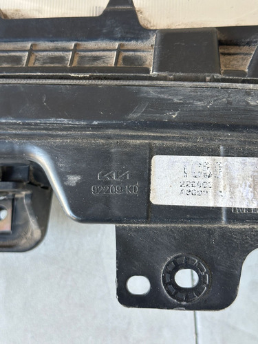 Parrilla Central Kia Soul 2023 2024 2025 Brillante (Usado)