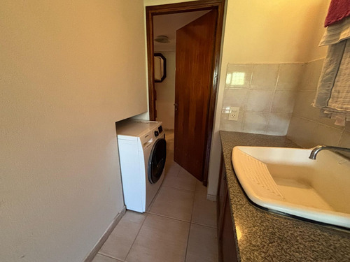 Hipotesis: Chalet De 4 Dorm, 4 Baños Compl. Gran Quincho, Ga