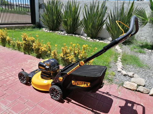 Imagen 6 de 9 de Podadora De Césped Dewalt Xr 20v Dcmwp233 Nueva