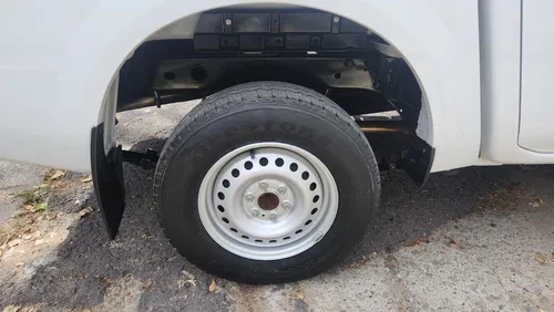 Nissan NP300 2.4 Doble Cabina Se Aa Pack Seg Mt