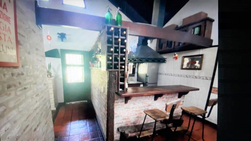 Imagen 9 de 17 de Venta De Chalet 4 Amb. Parque Leloir, Ituzaingo