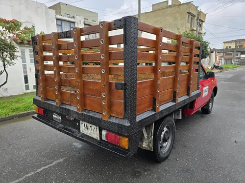 Nissan Frontier Estacas 2.4L 4x2 MT