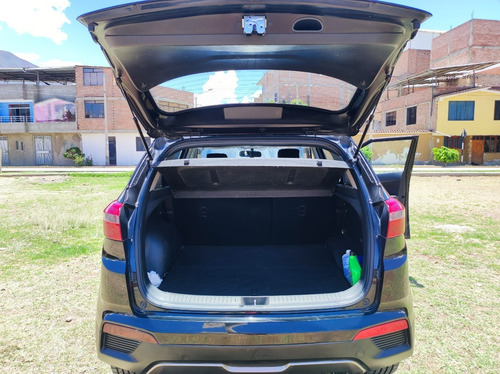Imagen 15 de 19 de Hyundai, Modelo Creta, Color Negro Camioneta Rural