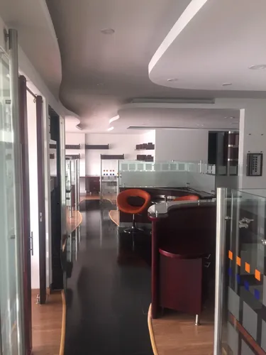 Se Arrienda Oficina Totalmente Amoblada, Excelente Ubicación, Lista Para Ocupar, Perfectas Condiciones Del Mobiliario