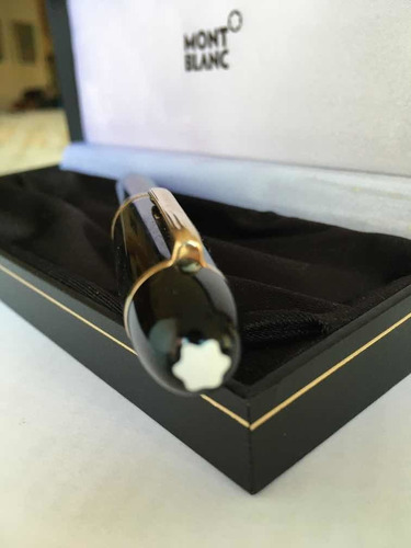 Pluma Montblanc Con Punta De Oro, En Su Estuche. Nueva.