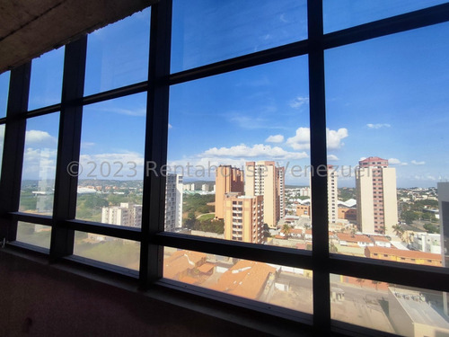 Karen García Rentahouse Trae Para Ti, En Venta Amplia Y Cómoda Oficina, El Este De Barquisimeto, En Obra Gris Para Remodelar A Tu Gusto, Fácil Acceso, Ideal Para Desarrollar Cualquier Negocio.