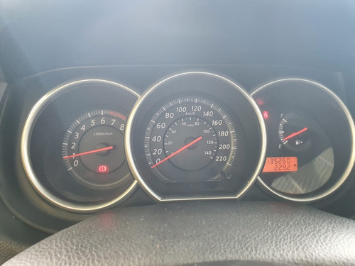 Imagem 5 de 10 de Nissan Tiida 1.8 S