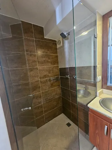 Vendo Apartamento Ubicado En La Parte Baja De La Loma De Los Bernal.