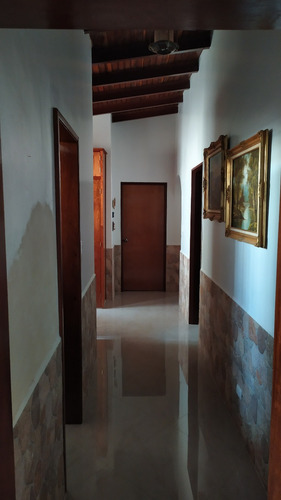 Imagen 12 de 16 de Se Vende En Oportunidad Hermosa Y Muy Acogedora Casa Sector El Naranjal Cerca Lomas De Monteclaro San Josè De Los Altos De 1000mts2 De Terreno Y 196mts2 De Const. Inf. M.fda. Varela. 0424-1045413