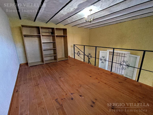 Imagen 9 de 16 de Entre Ríos Y Mendoza. Dúplex De Un Dormitorio. Pasillo.