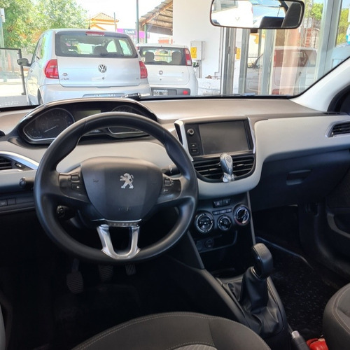 Peugeot 208 Allure Touchscreen 2015 1.5 | Nav 1.6 Feline