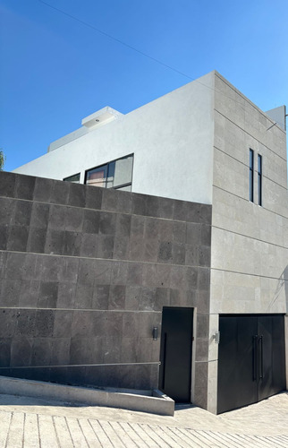 Casa En Venta En Cuernavaca Al Sur En Fraccionamiento Las Brisas