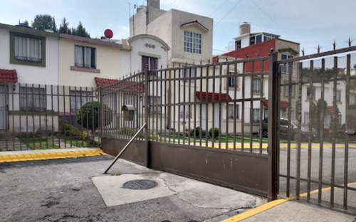 -casa En Remate Bancario-urbi Villa Del Rey, Urbi Villa Del Rey, Estado De México -jmjc5