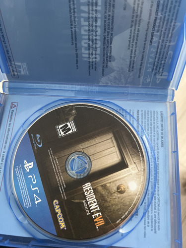 Resident Evil 7: Biohazard En Versión Física Para Ps4 (Reacondicionado)