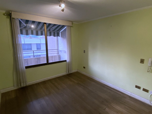 Imperdible Oportunidad, 50 M2, Metro Leones, Box + Bodega