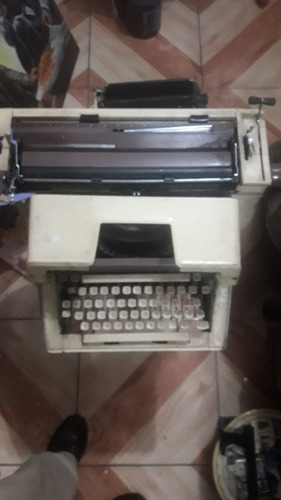 Imagen 6 de 8 de Maquina De Escribir Antigua Remigton Muy Buena Condicion