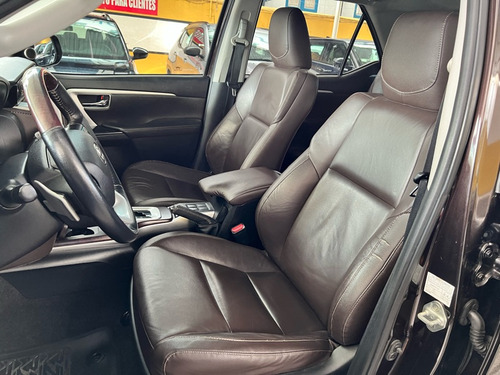 Toyota SW4 Toyota SW4 2.8 TDI SRX 7L 4x4 (Aut) (Diesel)