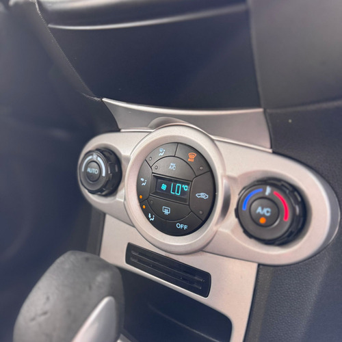 Ford Fiesta New Fiesta SE 1.6 16V PowerShift