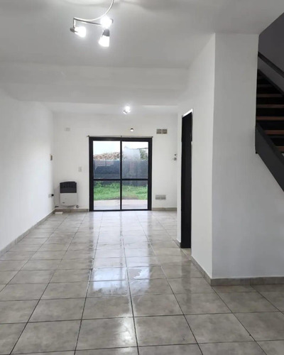 Dúplex En Venta - 2 Dormitorios 2 Baños - Cocheras - 88mts2 - Moreno
