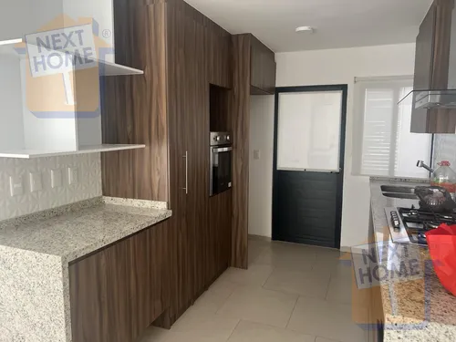 Venta Casa Con Roof Y Jardín Excedente En Entrecielos Querétaro