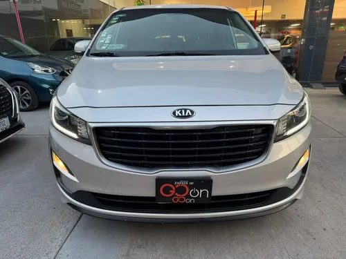 Kia Sedona 3.3 V6 EX Pack Piel 7 Pasajeros At