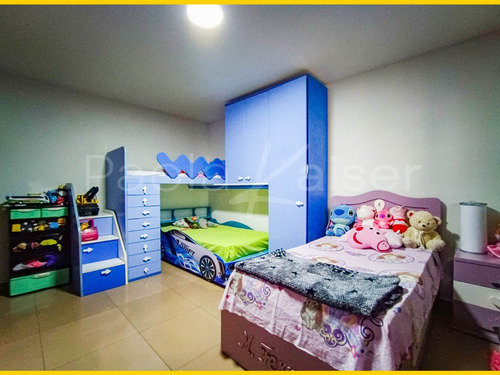 Imagen 7 de 25 de Casa En Venta, 8 Dormitorios Con Piscina, Zona Roca Y Coronado