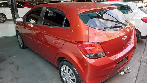Imagem 5 de 8 de Chevrolet Onix 1.4 Mpfi Lt 8v Flex 4p Manual