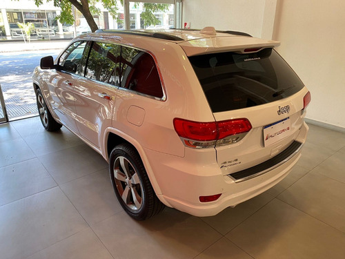 Imagen 6 de 25 de Jeep Grand Cherokee Limited Llantas 20 2015 44.000km