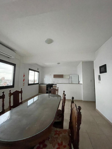 Departamento En Venta De 3 Ambientes Con Balcón Y Espacio Guardacoche- Wilde